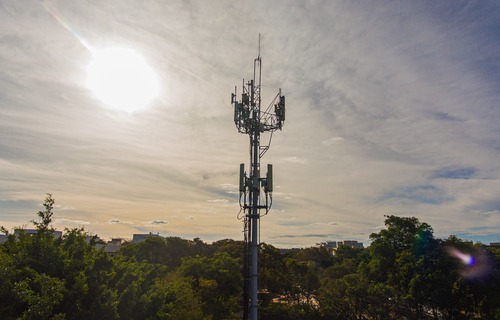 Levantamento da Confederação Nacional de Municípios aponta desafios para o 5G