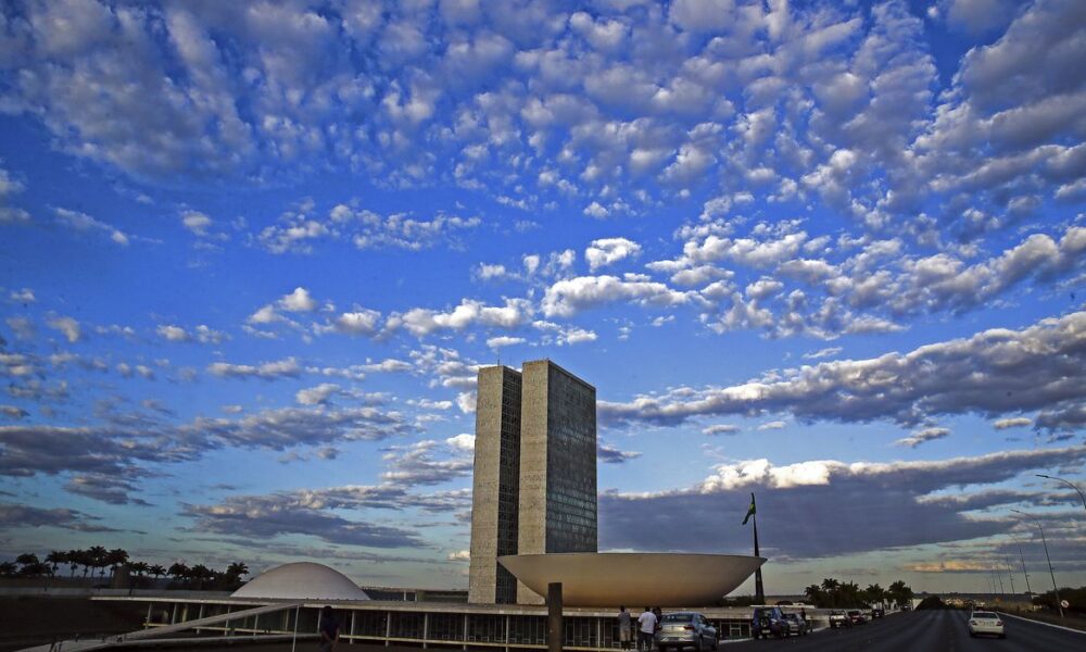 Congresso empossa hoje 513 deputados e 27 senadores