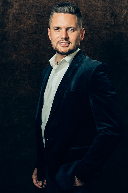 Empresário Matheus Aleixo Inaugura Fábrica de Baterias