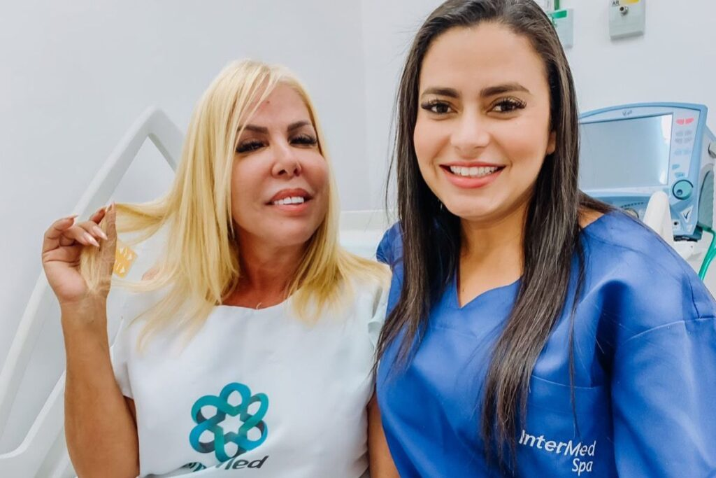 Rosana Menezes realiza hidrolipo com Lu Empodera, a Coach em Cirurgia Plástica
