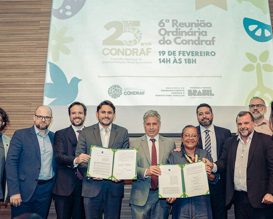 Ministério das Comunicações assina acordos para viabilizar acesso à internet e logística de produtos da agricultura familiar
