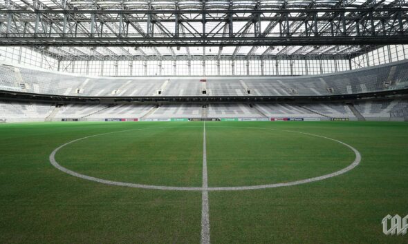 Sintético ou natural: o que está em debate em relação aos tipos de gramado utilizados no futebol?