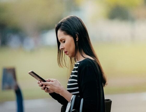 9 em cada 10 brasileiros contam com acesso à telefonia móvel