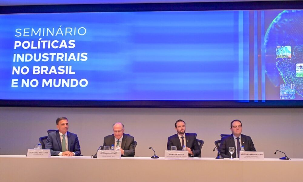 Brasil enfrenta consequências por atraso na implementação de uma política industrial, diz vice-presidente da CNI
