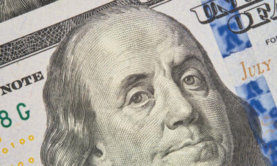 Dólar apresenta queda e fecha último pregão a R$ 5,45