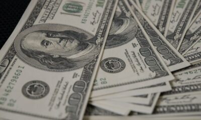 Dólar fecha em queda no Brasil apesar de cenário externo