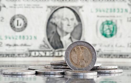 Dólar fecha última sessão em queda de 0,16%, cotado a R$ 5,71