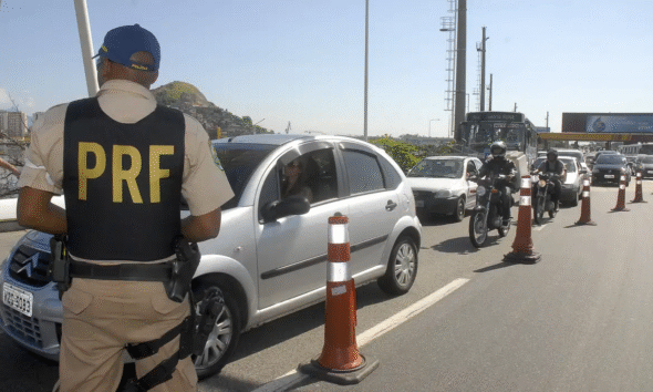 Estradas: PRF faz operação Semana Santa/Tiradentes 2025