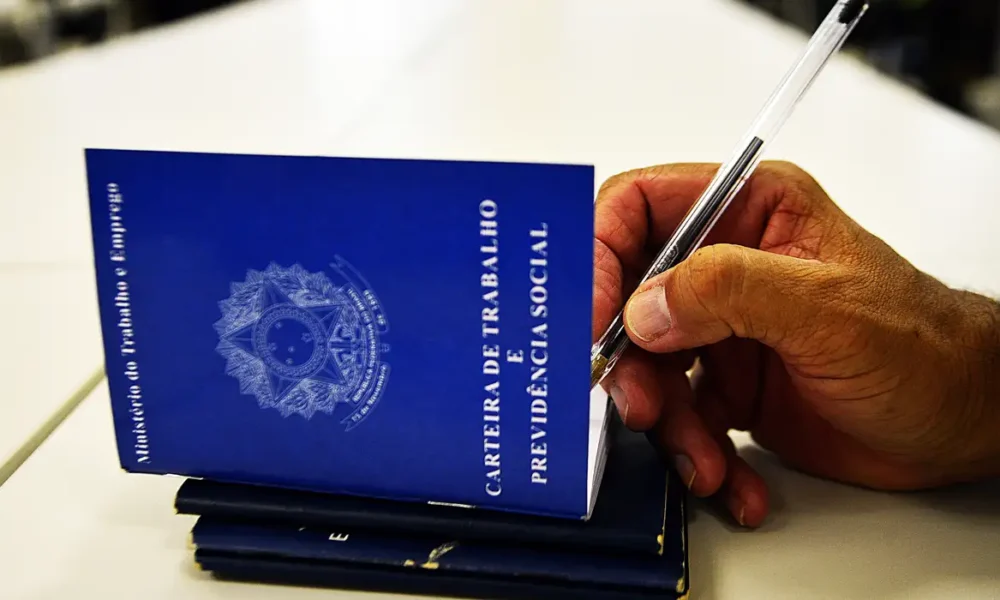 FGTS: Governo anuncia liberação de R$ 12 bi para trabalhadores demitidos optantes pelo saque-aniversário
