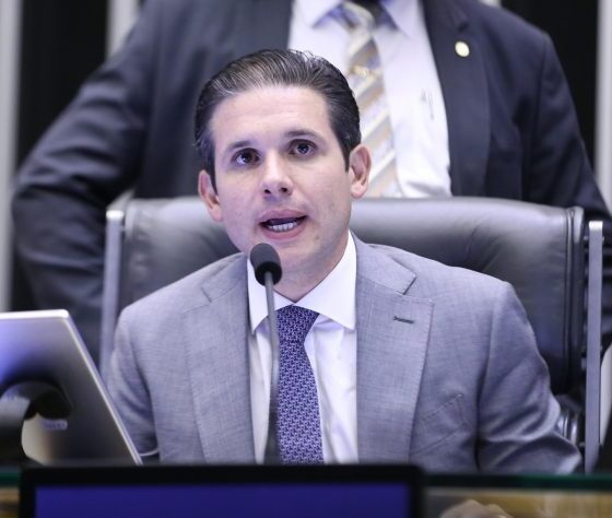Projeto que estabelece medidas contra tarifas de outros países será votado nesta semana na Câmara, diz Motta