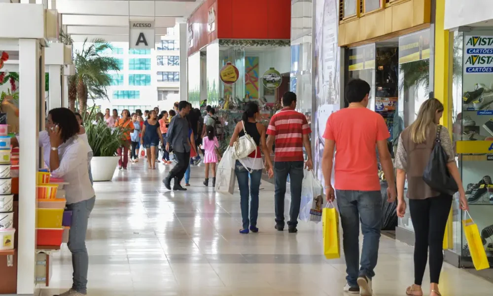 Vendas do Dia das Mães devem movimentar R$ 14,37 bilhões em 2025