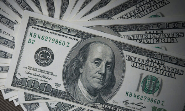 Dólar tem leve alta no encerramento da última sessão