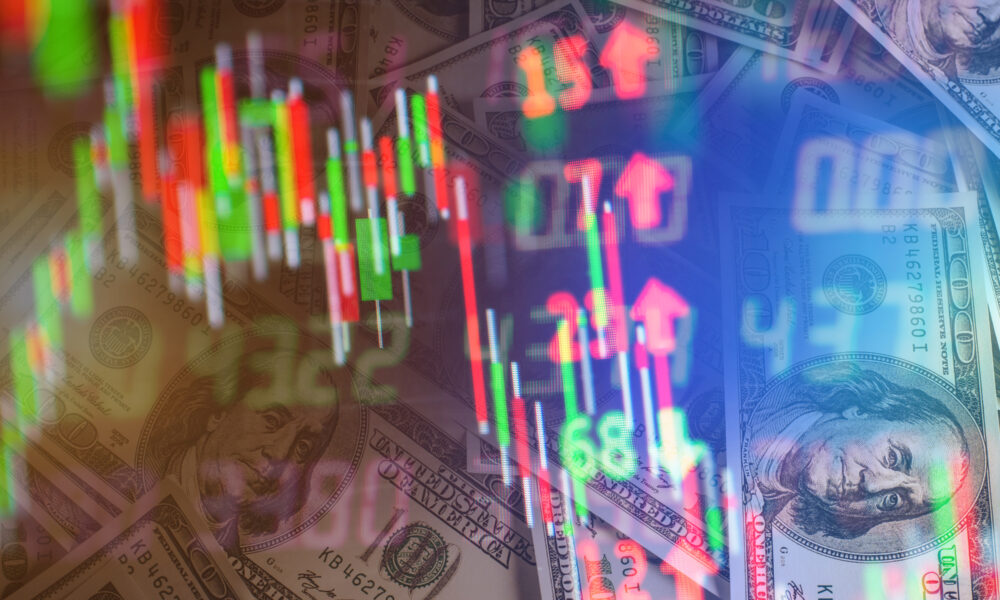 Ibovespa fecha em alta, mas ações sofrem com conflito no Oriente Médio