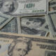 Dólar encerra pregão em alta