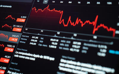Ibovespa tem alta de 0,45% e fecha acima dos 132 mil pontos