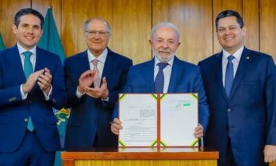 Governo brasileiro libera R$ 30 bi para empresas afetadas por tarifaço