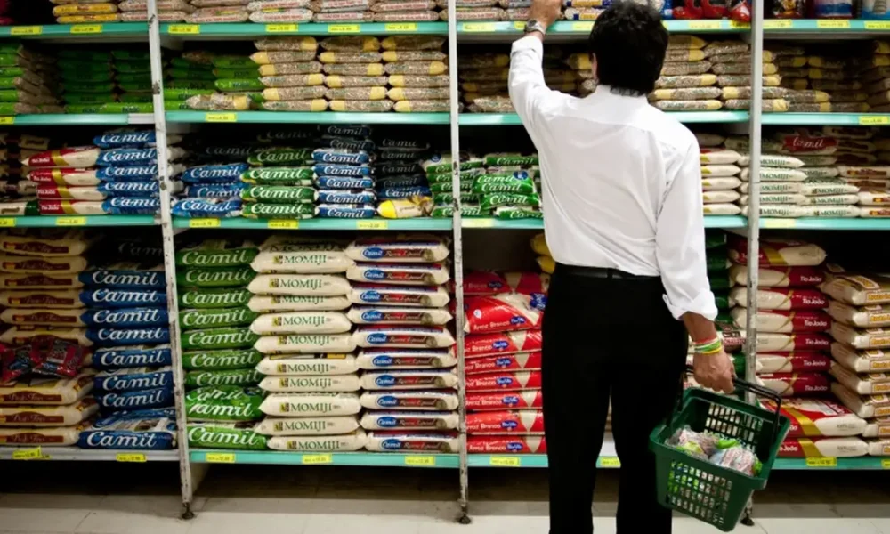 Mercado reduz previsão de inflação para 2025, mas índice segue acima do teto da meta