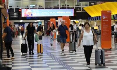 Malha aérea encolhe 15% em dois anos, mesmo com recorde de passageiros