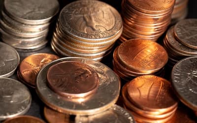 Dólar: moeda encerra última sessão praticamente estável