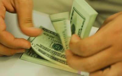 Dólar: moeda encerra o último pregão em alta, atingindo maior valor em quase um mês