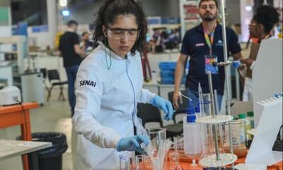 SENAI está com mais de 52 mil vagas abertas em cursos presenciais e a distância; confira oportunidades por estado