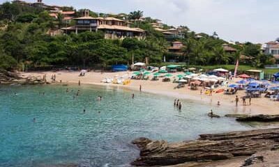Taxa ambiental ganha força em destinos turísticos para preservar cidades e garantir turismo sustentável