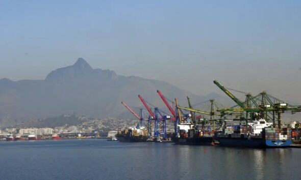 Brasil embarca primeira carga de grãos secos de destilaria para China após abertura comercial