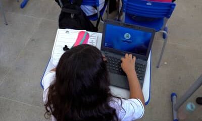 Inclusão digital: Paraná recebe 2.325 computadores em 313 pontos de acesso