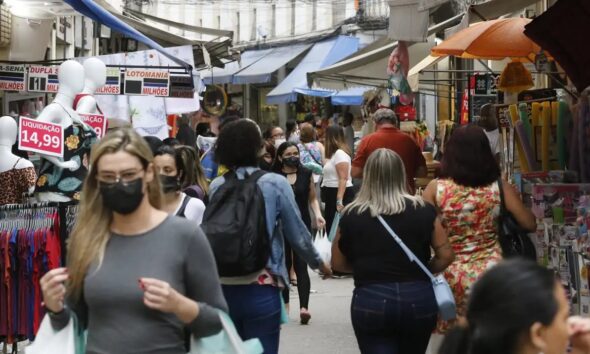 Confiança do consumidor avança em março após dois meses de queda
