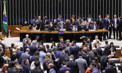 Pequenos empresários pressionam Congresso por reajuste do Simples Nacional