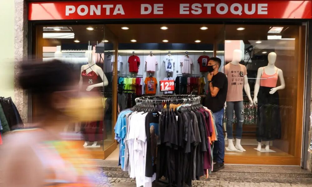 Confiança Empresarial recua pelo segundo mês seguido em março, segundo FGV IBRE
