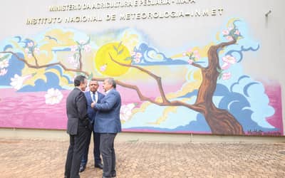 Ministro da Agricultura e Pecuária destaca importância das previsões climáticas para o agro em visita ao Inmet