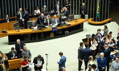 Congresso derruba vetos da LDO e libera acesso de pequenos municípios inadimplentes a recursos federais