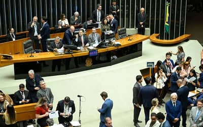 Congresso derruba vetos da LDO e libera acesso de pequenos municípios inadimplentes a recursos federais