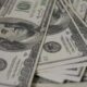 Dólar encerra último pregão aos R$ 4,99, em queda