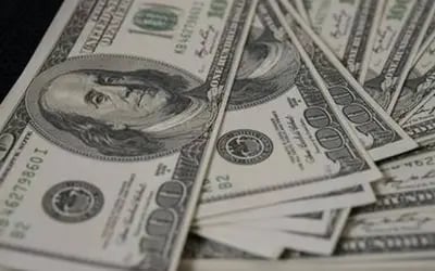 Dólar encerra último pregão aos R$ 4,99, em queda