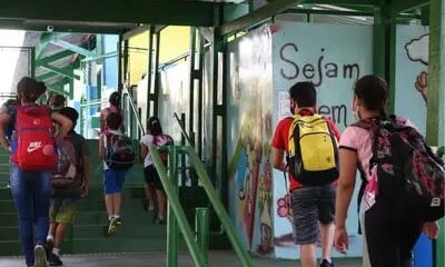 Ensino fundamental melhora nas redes municipais