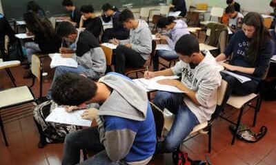 Pé-de-Meia: pagamento para nascidos em novembro e dezembro será feito nesta segunda-feira (31)