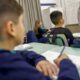 Escolaridade brasileira não acompanha demanda por profissionais qualificados, aponta CNI