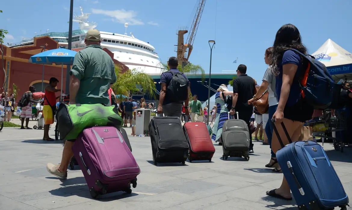Brasil recebe mais de 7 milhões de turistas internacionais até setembro de 2026; ministro aponta impacto no emprego