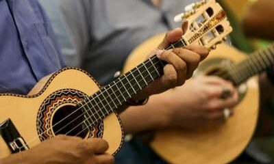 Choro atravessa gerações e mantém viva uma forma brasileira de fazer música