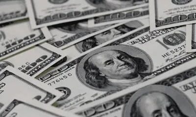 Dólar fecha em forte baixa e encerra o dia cotado a R$ 4,99